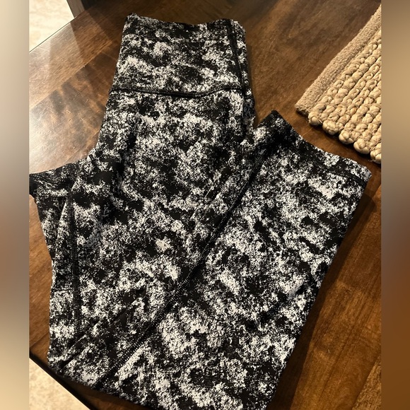 Lululemon wonder jacquard black white mist leggings - Picture 5 of 10